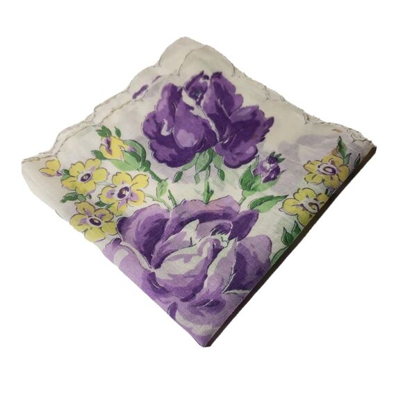 VTG HANKIE LG PURPLE FLOWERS GRAPHIC SCALLOPED EDGE POCKET SCARF BRIDAL WEDDING - Picture 1 of 12